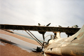 Illustration for article titled Abandoned Seaplane At Critical Intersection Of Planelopnik, Crash Week